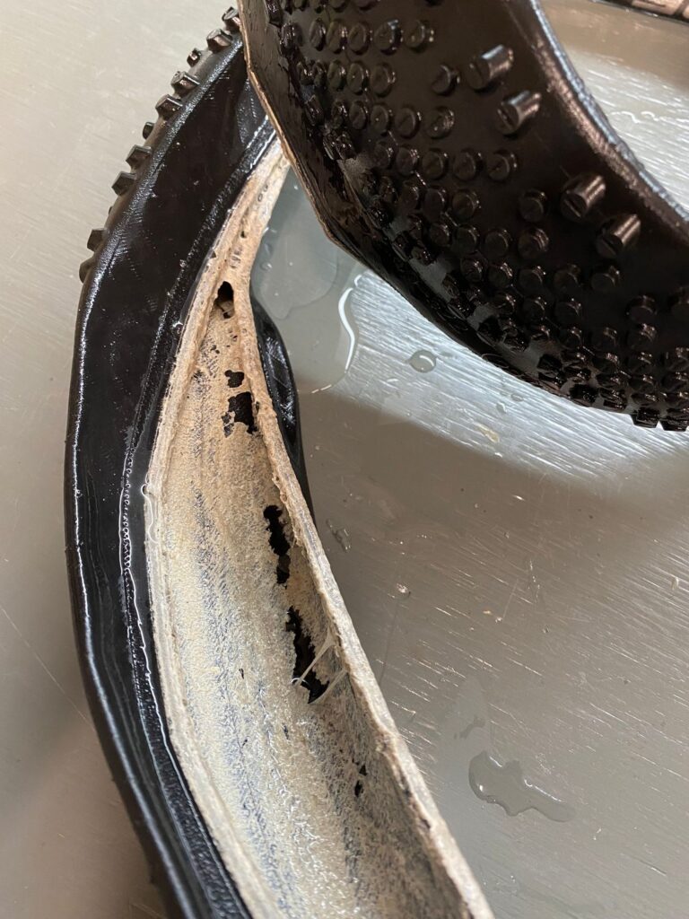 Πρέπει να αφαιρούμε το Sealant από Tubeless Ελαστικά όταν δεν χρησιμοποιούνται για μεγάλο χρονικό διάστημα;