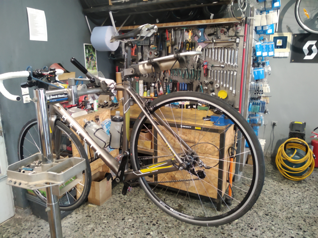 Ετήσιο Σέρβις Ποδηλάτου: Τι Περιλαμβάνει & Πόσο Κοστίζει